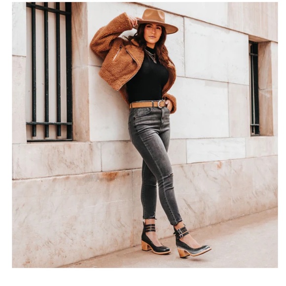 Freebird RANDI Snake Heels - Picture 7 of 9